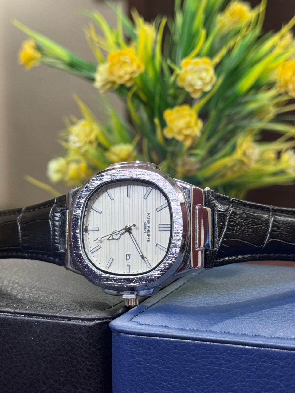 Hexagonal Bezel Dial Date Watch